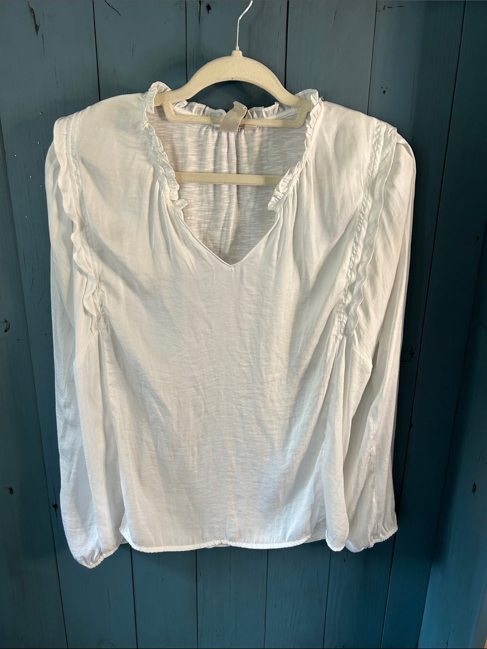 Dolan White Ruffle V-Neck Long Sleeve Blouse | Size Medium